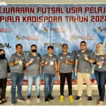 Momen Foto bersama panitia Kejuaran Futsal pelajar Piala Kadispora Pekanbaru