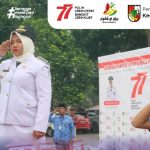 Camat Rumbai Barat, Indah Vidya Astuti memimpin langsung penyelenggaraan Upacara Bendera
