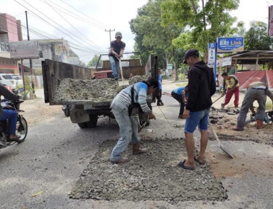 Dinas PUPR Pekanbaru Mulai Perbaiki Jalan Rusak dan Berlubang