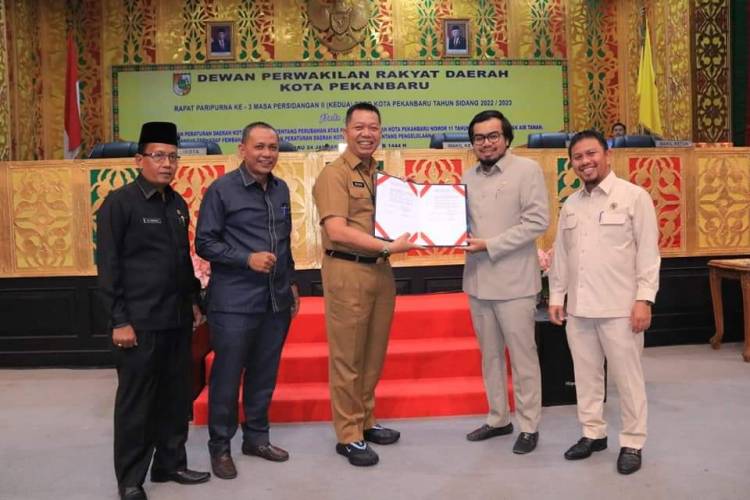 3 _4287_DPRD-Kota-Pekanbaru-Sahkan-Perda-Pengelolaan-Air-Limbah-Domestik DPRD Kota Pekanbaru Sahkan Perda Pengelolaan Air Limbah Domestik