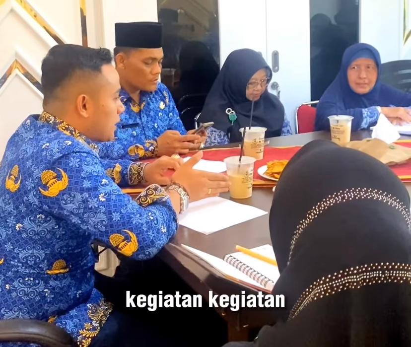Camat Pimpin Rapat Pembahasan Realisasi Program Prioritas Pemko Pekanbaru di Kecamatan Bukit Raya