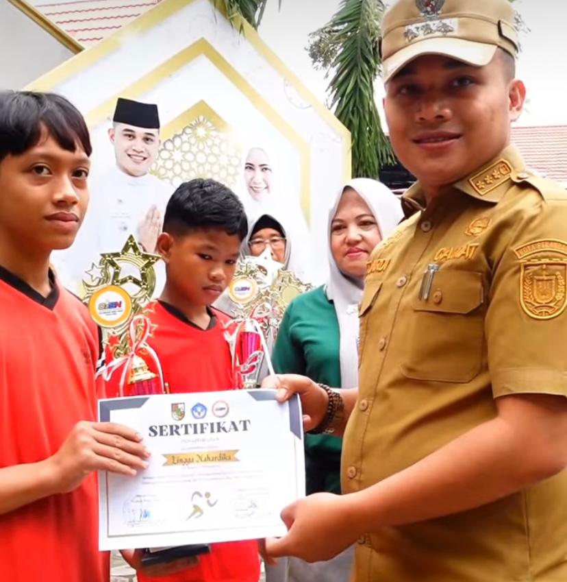 Camat Apresiasi Sang Juara Kontingen O2SN Kecamatan Bukit Raya