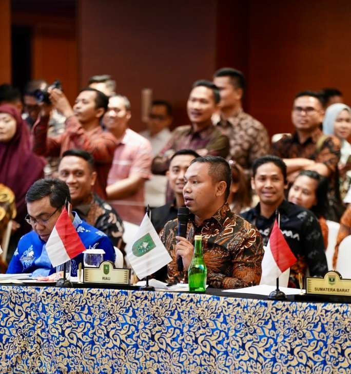 gubernur-abdul-wahid-gelorakan-sema